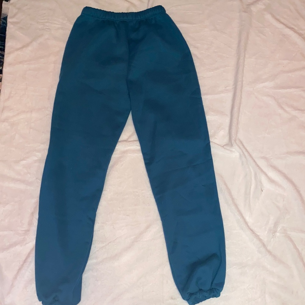 Blue/green sweatpants